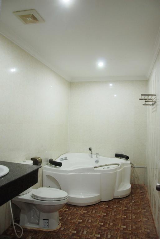 Emerald Bb Battambang Hotel Dış mekan fotoğraf