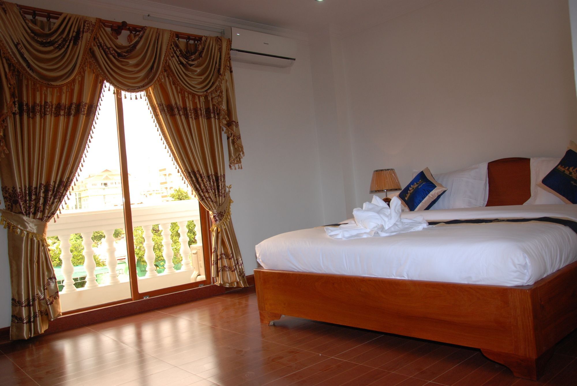 Emerald Bb Battambang Hotel Dış mekan fotoğraf
